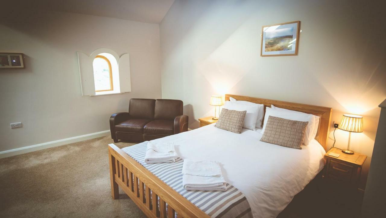 Coddy'S Farm Bed & Breakfast Holmfirth Exterior photo