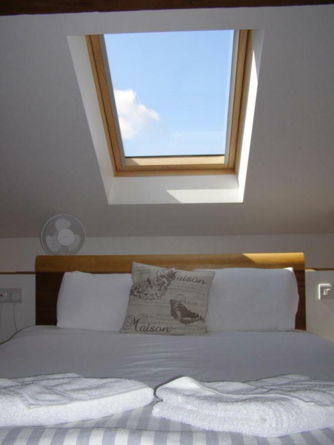 Coddy'S Farm Bed & Breakfast Holmfirth Exterior photo